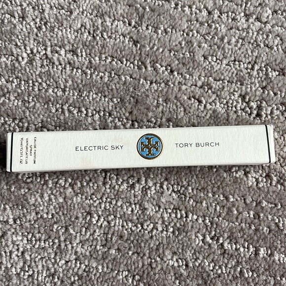 Tory Burch bundle NEW IN PACKAGING!-Bracelet and perfume - Picture 6 of 10